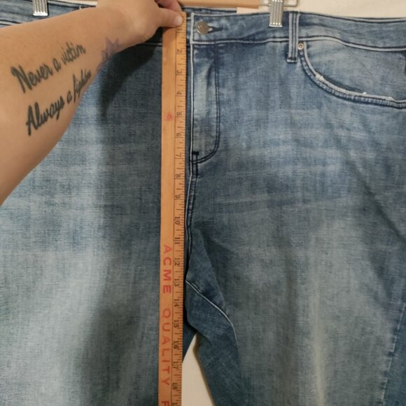 Not Your Daughters Jeans NYDJ Woman's Plus Size 22W Jean Shorts - Picture 8 of 9